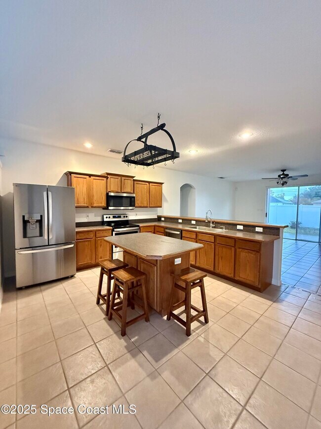 Building Photo - 1470 Kodak Dr