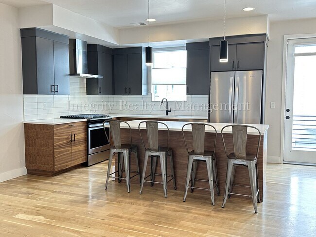 Building Photo - 2939 W 23rd Ave