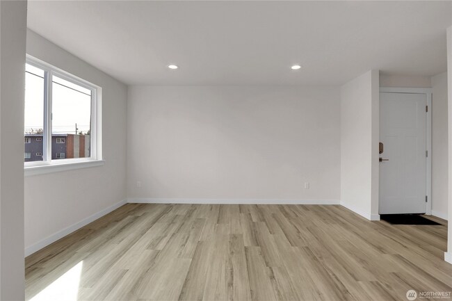Building Photo - 3302 McKinley Ave