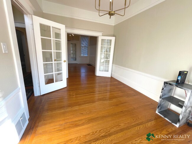 Building Photo - Spacious 4BR/2BA in Mission Terrace – San Francisco
