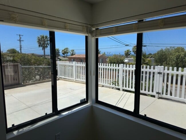 Building Photo - Beach Style Living in Encinitas, CA!