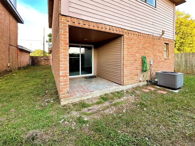 Building Photo - 1111 Baker Dr