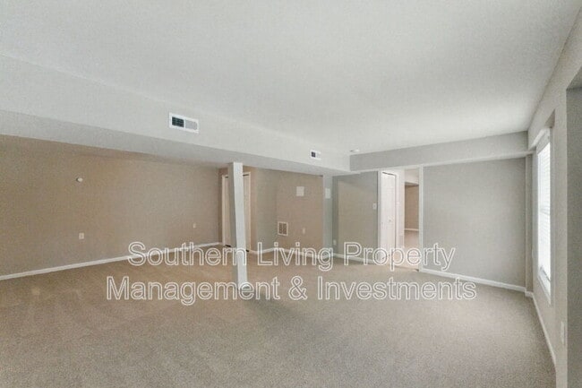 Building Photo - 7016 Wannamaker Ln