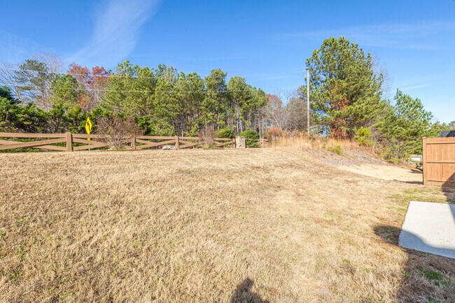 Building Photo - A MUST SEE IN SUGAR HILL!!!