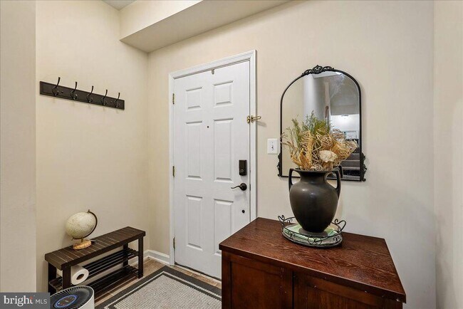 Building Photo - 43610 Hampshire Crossing Square