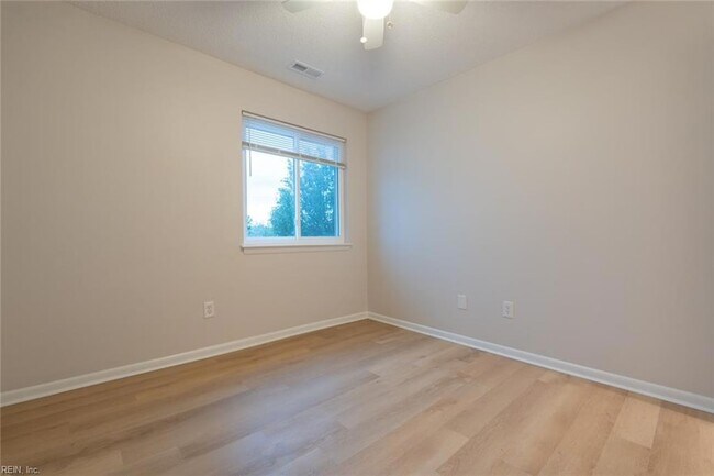 Building Photo - 1567 Sword Dancer Dr