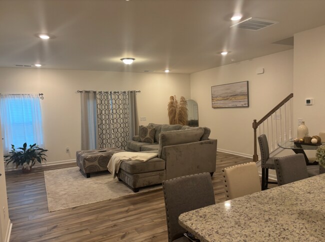 Building Photo - !! MOVE IN SPECIAL: Get $500 OFF!! Stunning 3 Bed / 2.5 Bath End Unit Townhome in Prime Concord L...