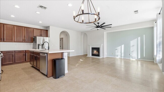 Building Photo - 1528 Morning Glory Ln