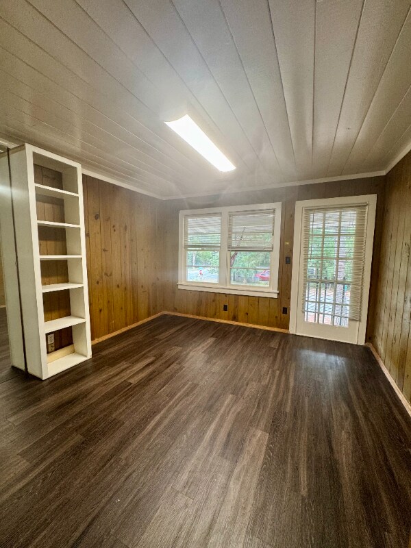 Building Photo - 7203 Porcher Dr