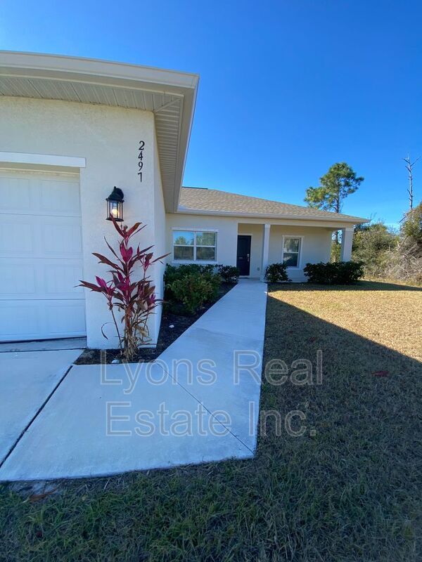 Building Photo - 2497 Cortland Ave