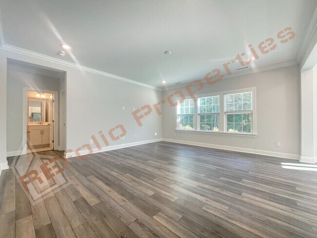 Building Photo - Beautiful 5 Bedroom 2-Car Garage Home with...