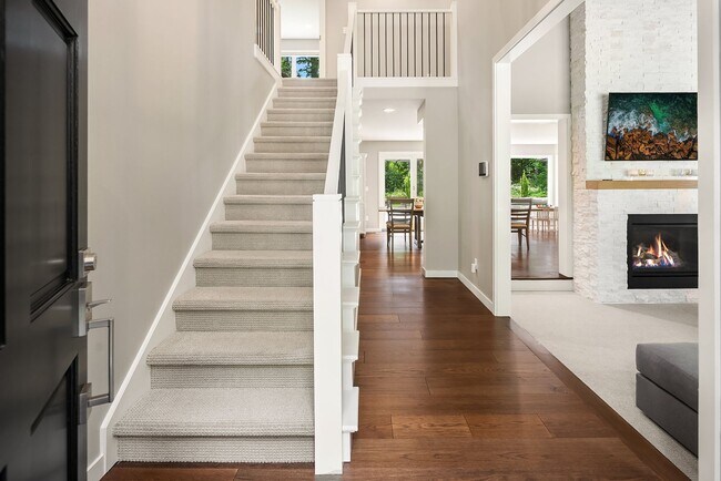 Building Photo - Furnished Redmond Home | Short-Term 3–6 Month Lease | Avail Now!