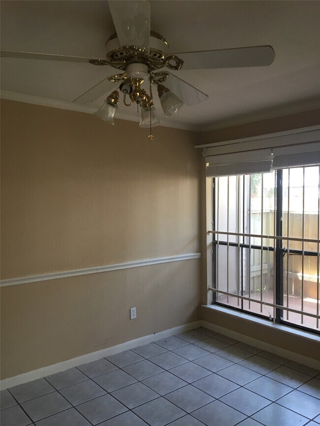 Building Photo - 13480 S Thorntree Dr