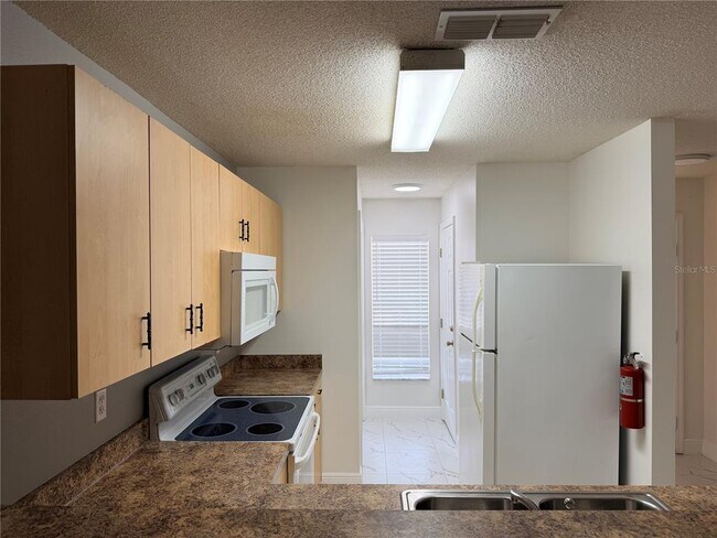 Building Photo - 145 Ocean Bluff Dr