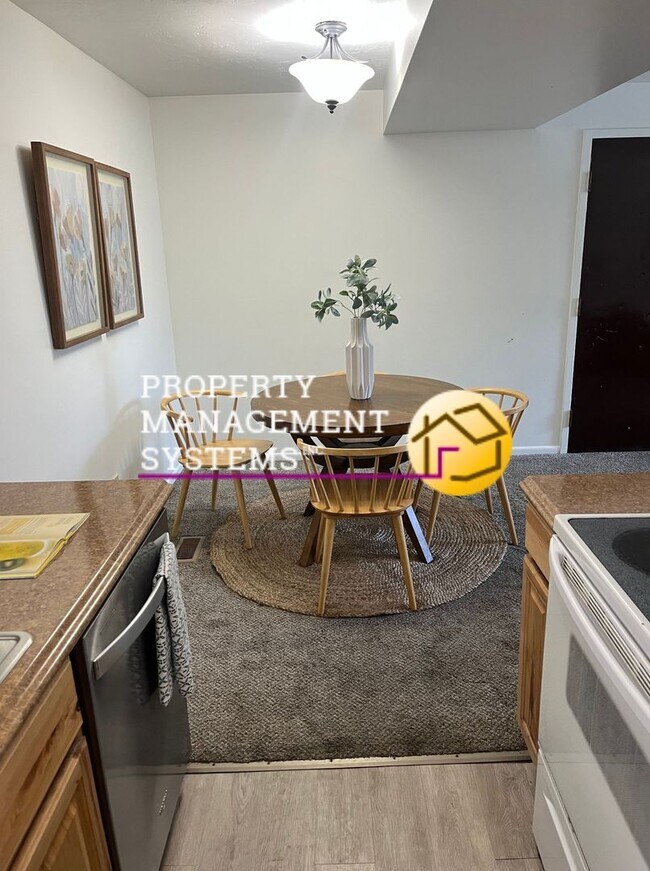 Building Photo - 2 Bedroom Millcreek Condo