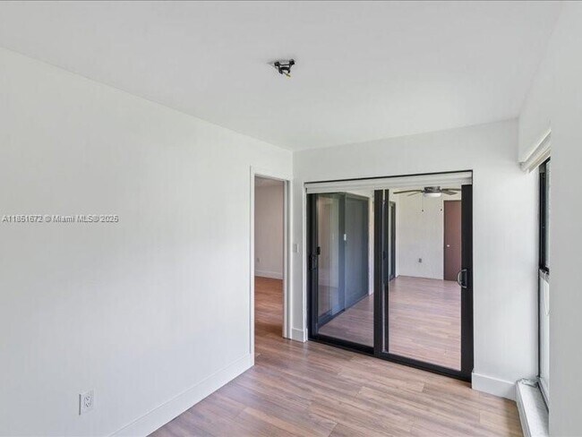 Building Photo - 9020 SW 125th Ave