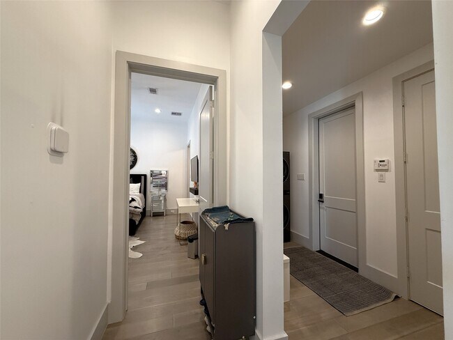 Building Photo - 4043 Tartan Ln