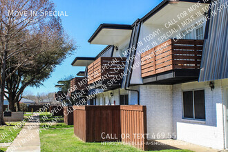 Building Photo - Atrium Gardens at Pioneer Parkway Apartmen...