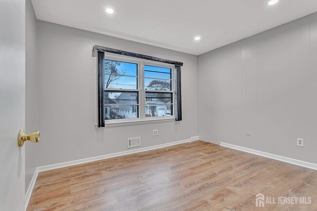 Building Photo - 118 Arlington Ave