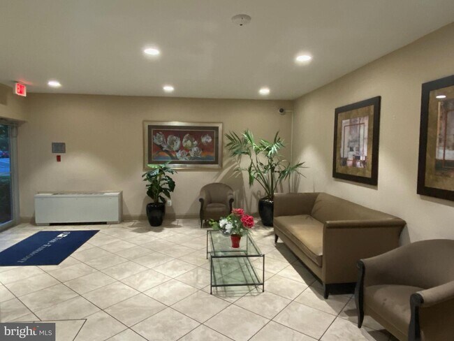 Building Photo - 1001 Chillum Rd