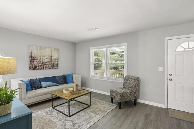 Building Photo - 2889 White Oak Dr