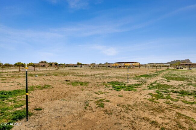 Building Photo - 851 W Quail Cir