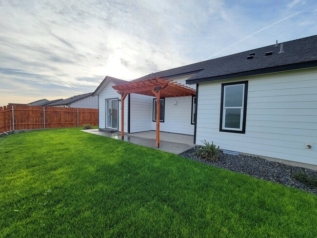 Building Photo - 4705 Corinth Dr
