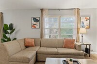 Building Photo - 1217 Woodbridge Dr