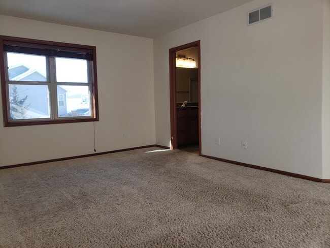 Building Photo - 3718 Stonebridge Dr