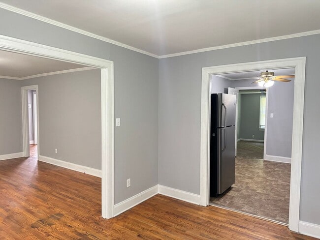 Building Photo - Great Location! Large Home with 3 bedrooms...