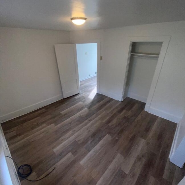 Building Photo - 1611 Lynn Ave