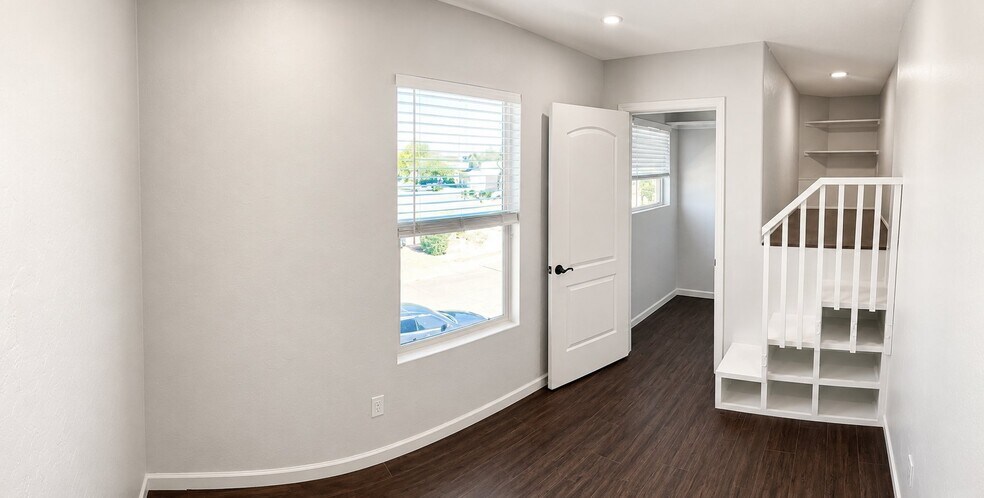 Building Photo - 361 E Camino Rancho Cielo