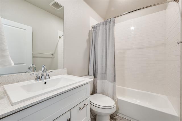 Building Photo - 15583 Carnoustie Ln