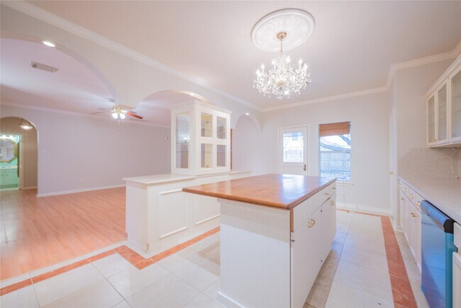 Building Photo - 9414 Lerin Ln