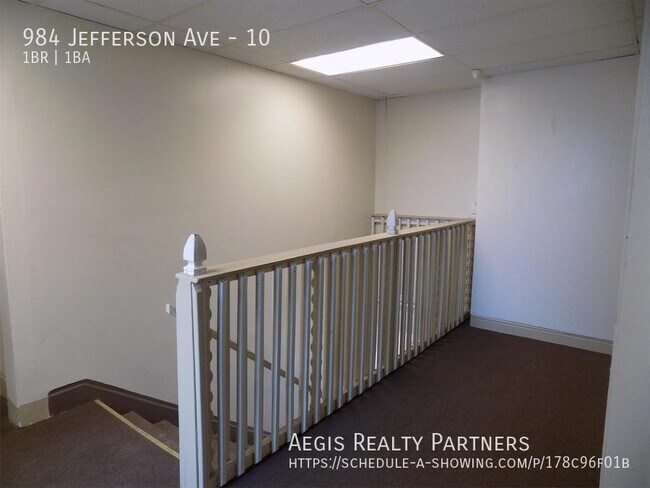 Building Photo - 984 Jefferson Ave
