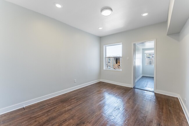 Building Photo - 1121 N Leclaire Ave