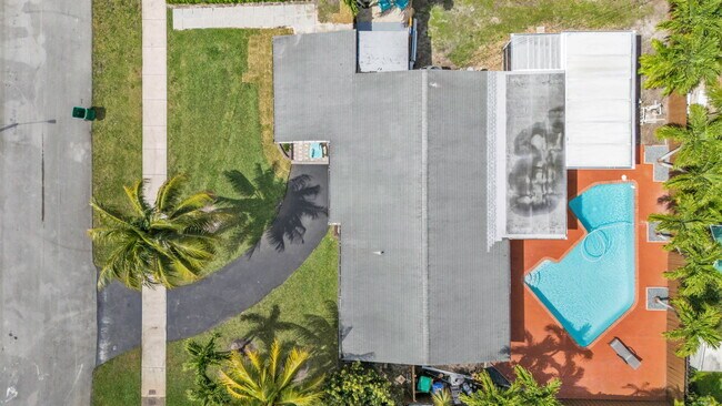 Building Photo - 10015 SW 85th Terrace