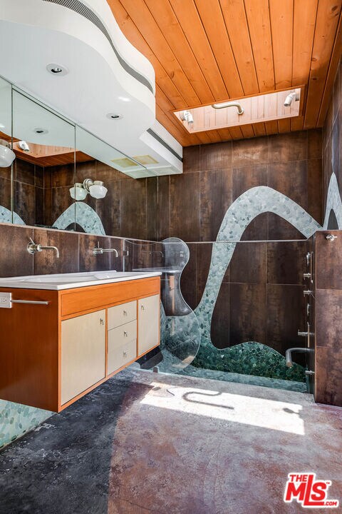 Building Photo - 22277 Buenaventura St
