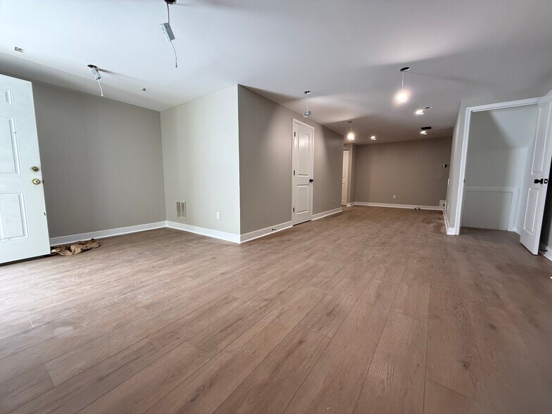 Building Photo - 1208 Knoll Mist Ln