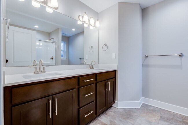 Building Photo - 4005 Stefano Dr