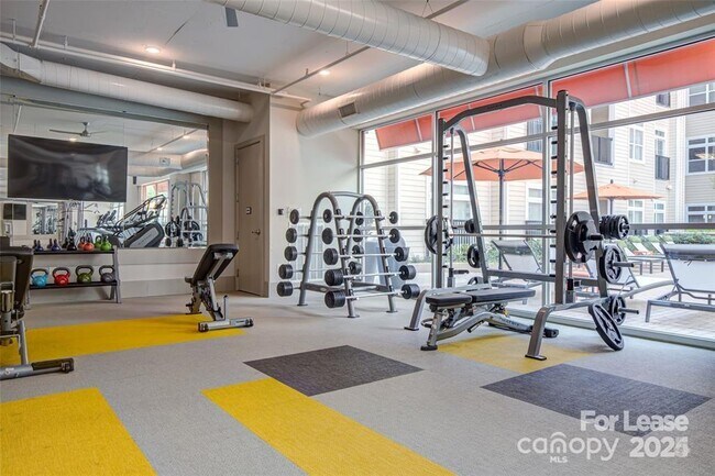 Building Photo - 905 Kenilworth Ave