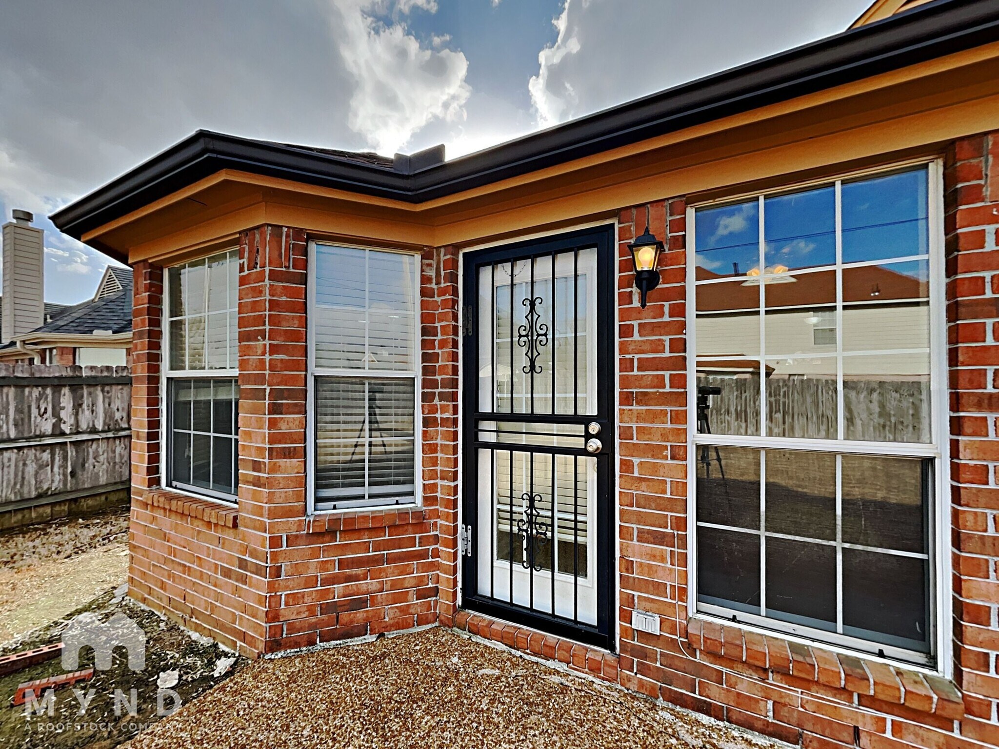 Building Photo - 7732 Parkmont Dr