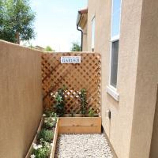 Building Photo - 3 Bedroom Condo for Rent in Murrieta
