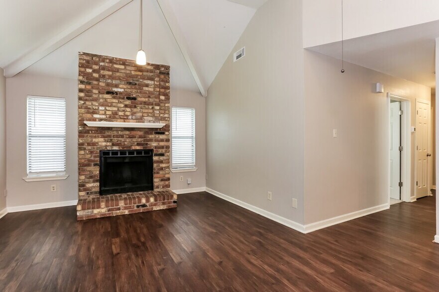 Building Photo - 101 Colony Dr