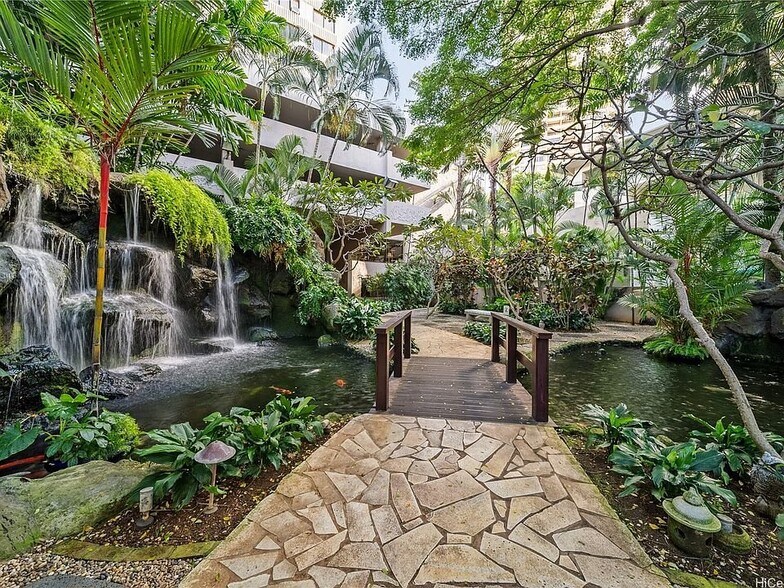 Building Photo - 343 Hobron Ln