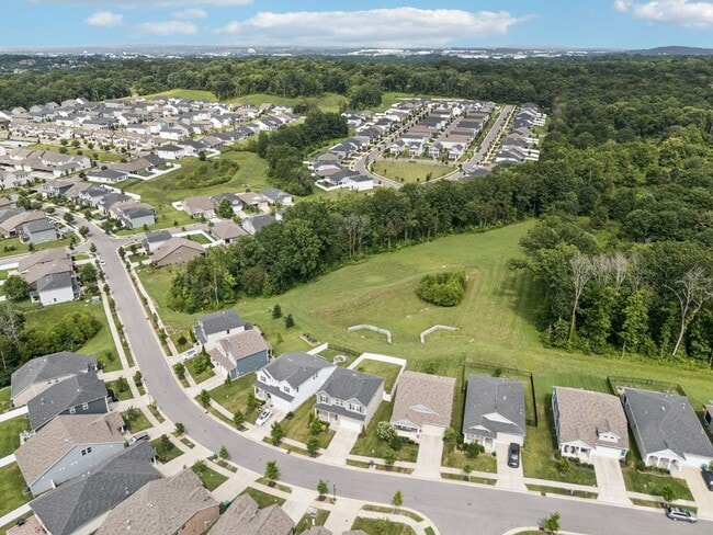 Building Photo - Clover Glen Rental