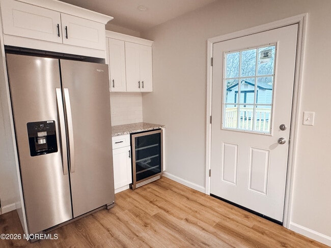 Building Photo - 827 Rogers St