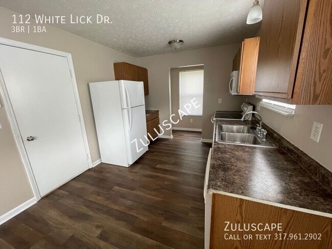Building Photo - 112 White Lick Dr