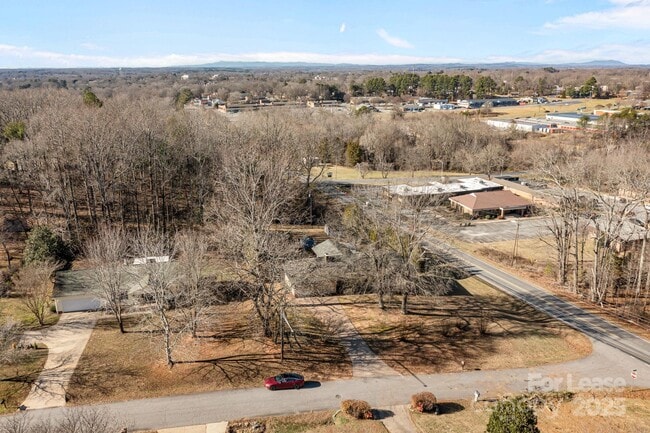 Building Photo - 130 Boulder Dr