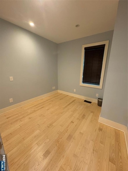Building Photo - 31 Lanza Ave